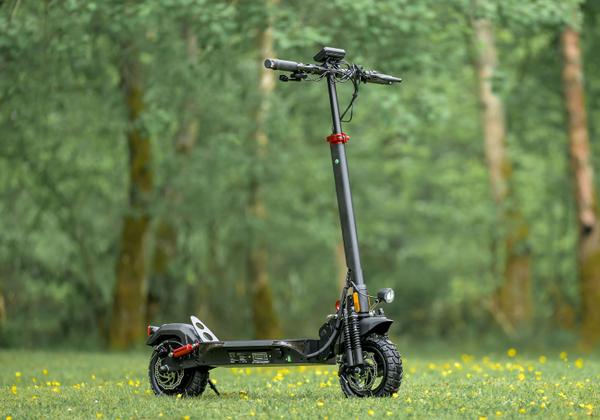 E Scooter Vergleich Tabelle – Specs, Reichweite & Top-Modelle