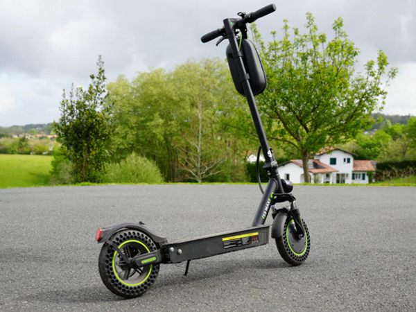 Darf man E-Scooter im Bus mitnehmen? Regeln, Tipps und Alternativen