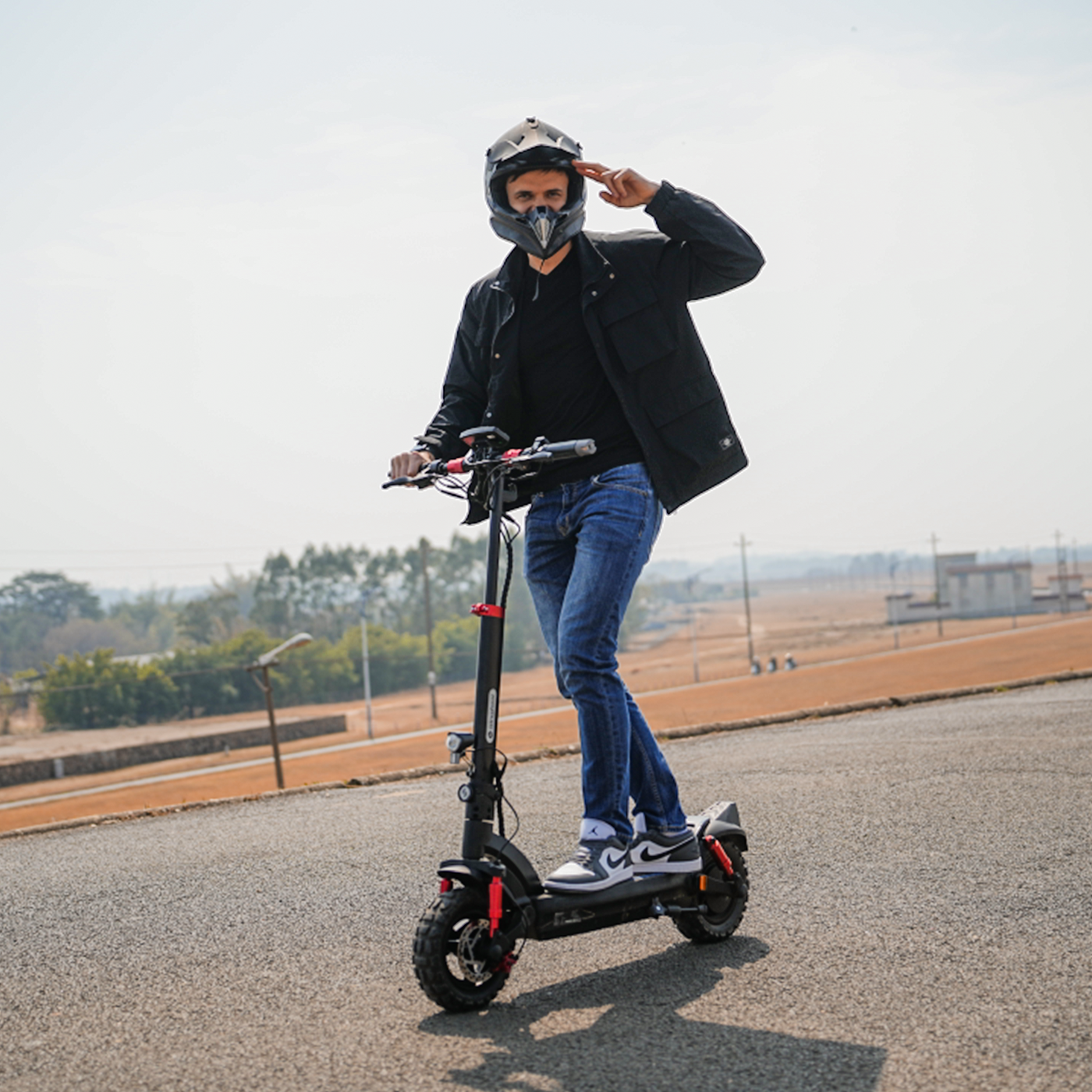 isinwheel GT2 1200W Offroad E-Scooter mit 11-Zoll Geländereifen