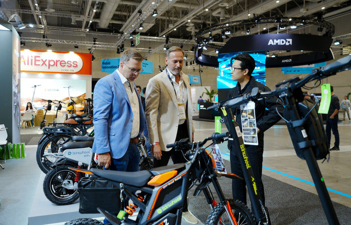 Visitors exploring isinwheel products at IFA Berlin 2026