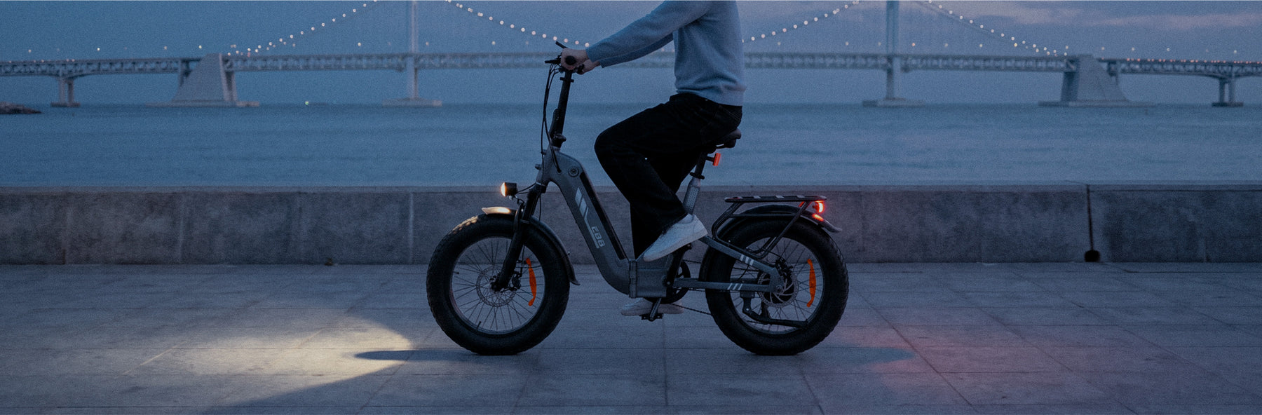 5W led koplamp en achterlicht met richtingaanwijzers op de isinwheel EB8