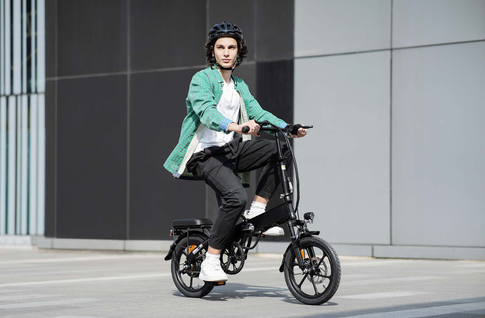 E-Scooter Helmpflicht: Vollstndige Sicherheitsstandards | isinwheel